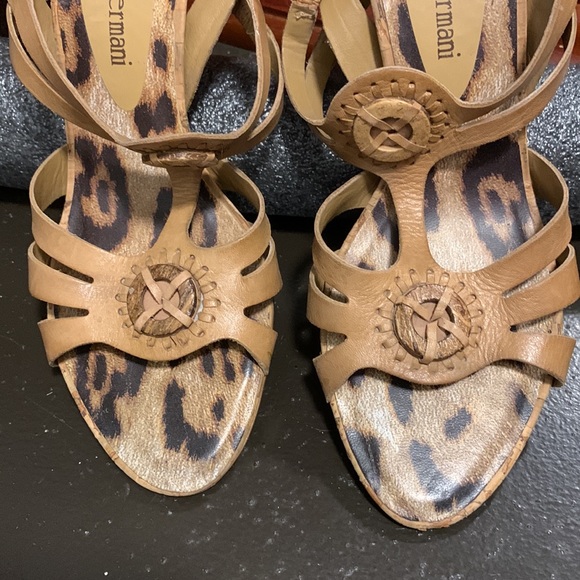 Brown Brazilian leather sandals - Picture 2 of 5